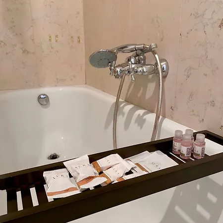 Dimora Arte E Vino, 9 Minuti Dai Mercatini Di Natale Guest house *