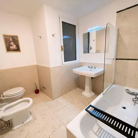 Dimora Arte E Vino, 9 Minuti Dai Mercatini Di Natale Guest house *
