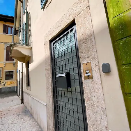Dimora Arte E Vino, 9 Minuti Dai Mercatini Di Natale Guest house